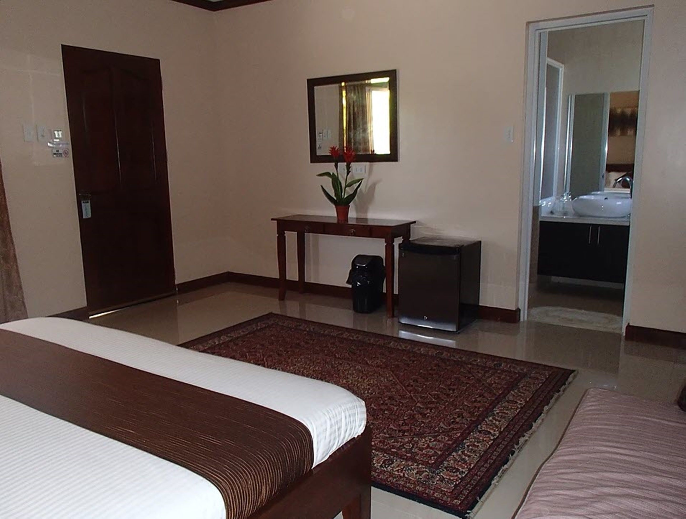 super deluxe room | free wifi, bed sheets