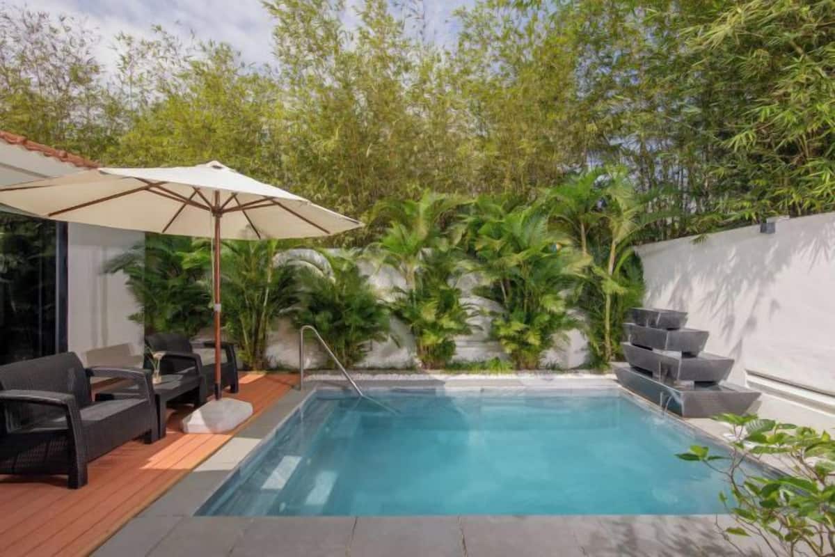 Pool | 3 outdoor pools, open 6:00 AM to 6:00 PM, pool umbrellas, sun loungers