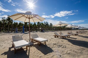 Private beach, sun-loungers, beach umbrellas, beach towels