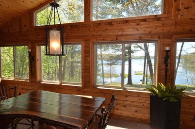 Very Private Cabin on Upper Twin Lake...Great Views...Close to Trails!