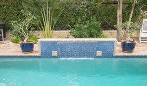 Et oppvarmet basseng