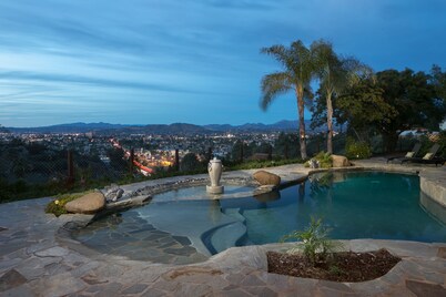 Finca privada con increíbles vistas diurnas y nocturnas y piscina de agua salada
