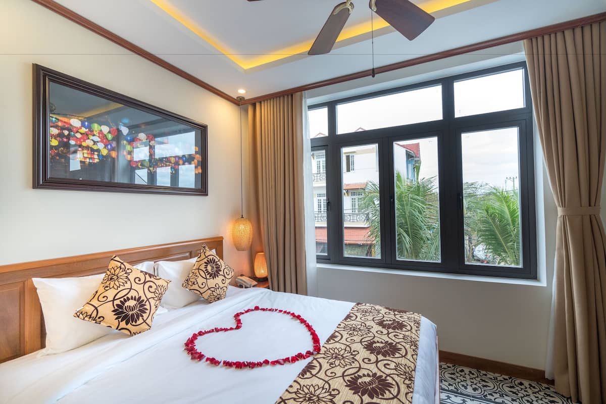 Suíte superluxo, 1 quarto, banheira, vista para a piscina | Frigobar, cofres nos quartos, escrivaninha, cortinas blackout