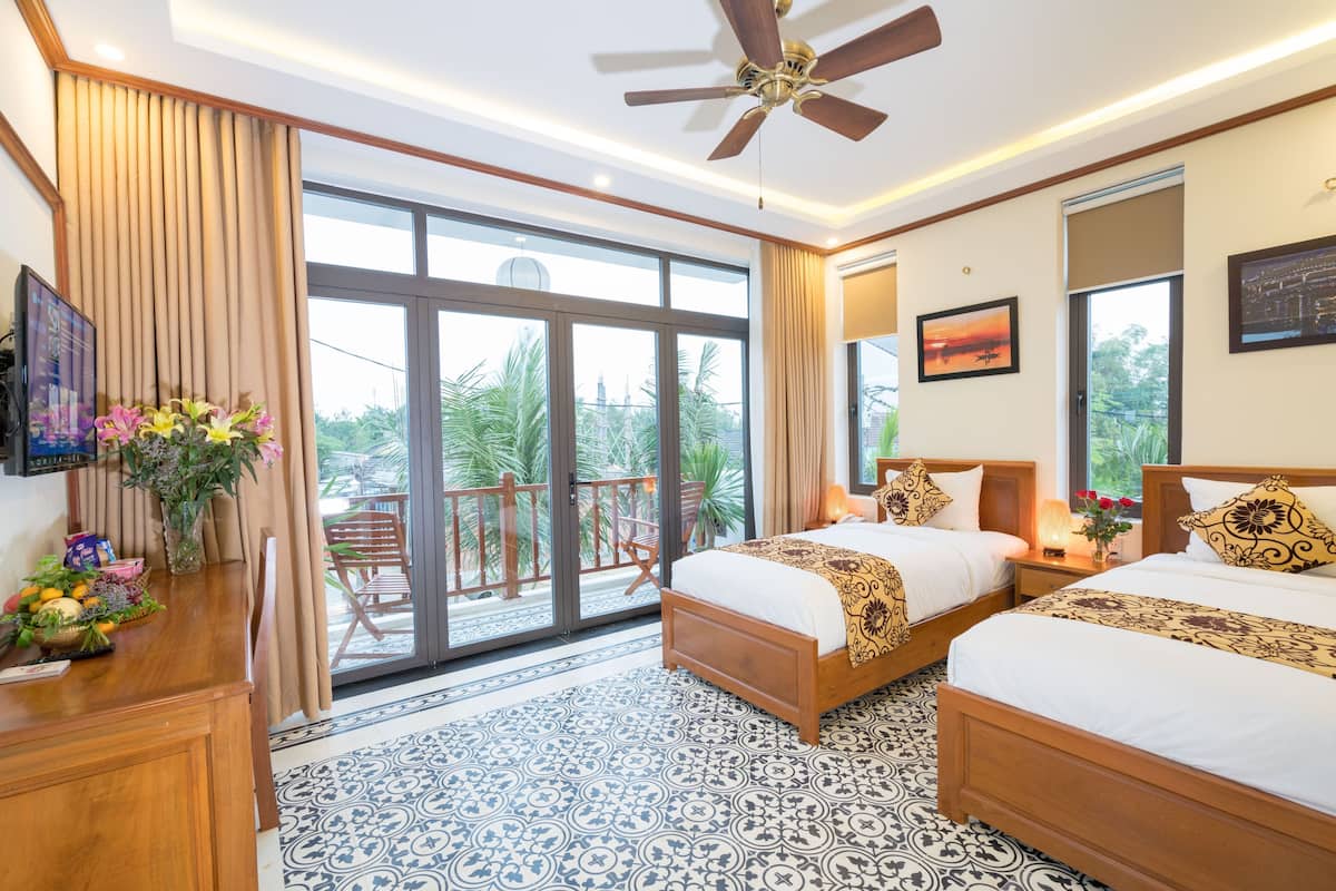 Quarto luxo, 1 quarto, vista para a piscina | Frigobar, cofres nos quartos, escrivaninha, cortinas blackout