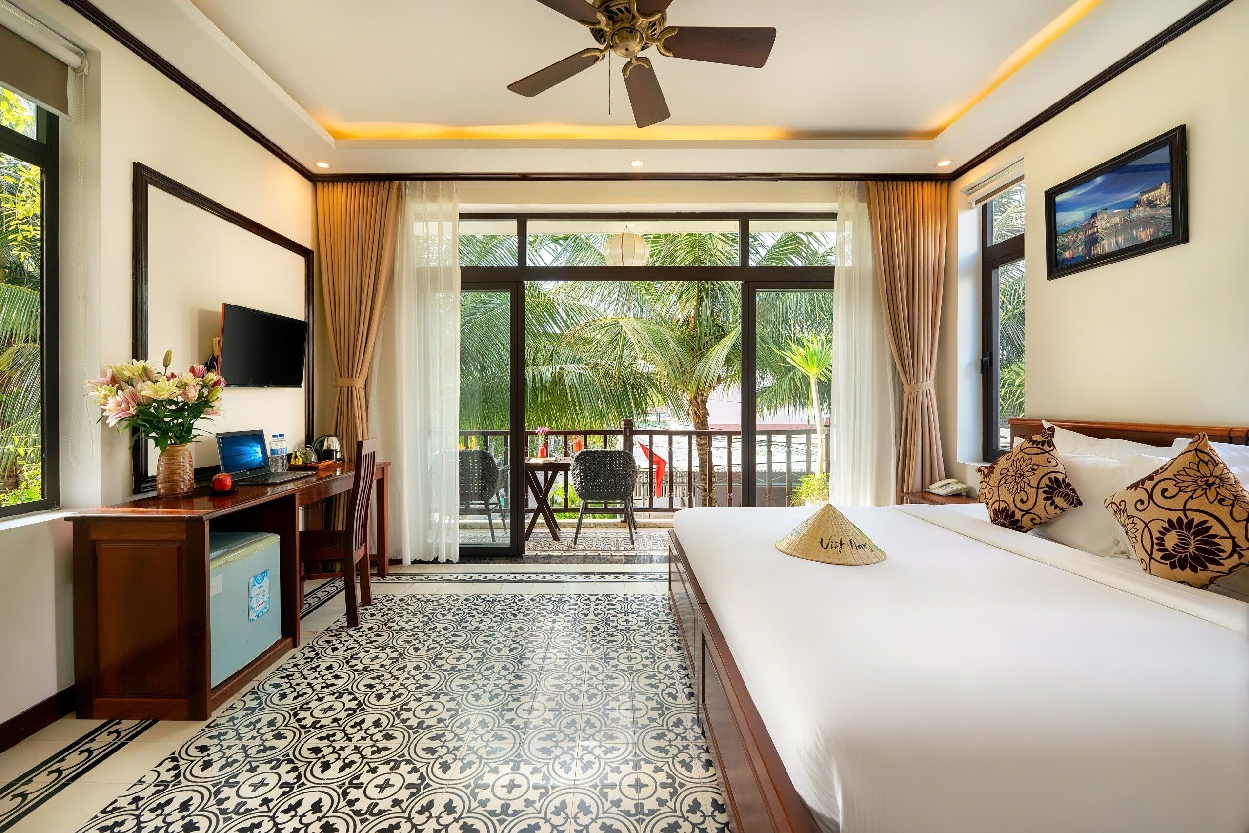 Minibar, in-room safe, desk, blackout curtains