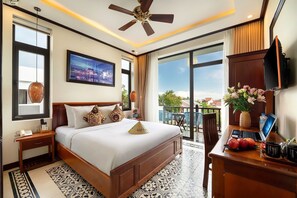 Superior Room, 1 King Bed, Private Bathroom | Minibar, in-room safe, desk, blackout drapes - Hoi An Discovery Villa (Da Nang)