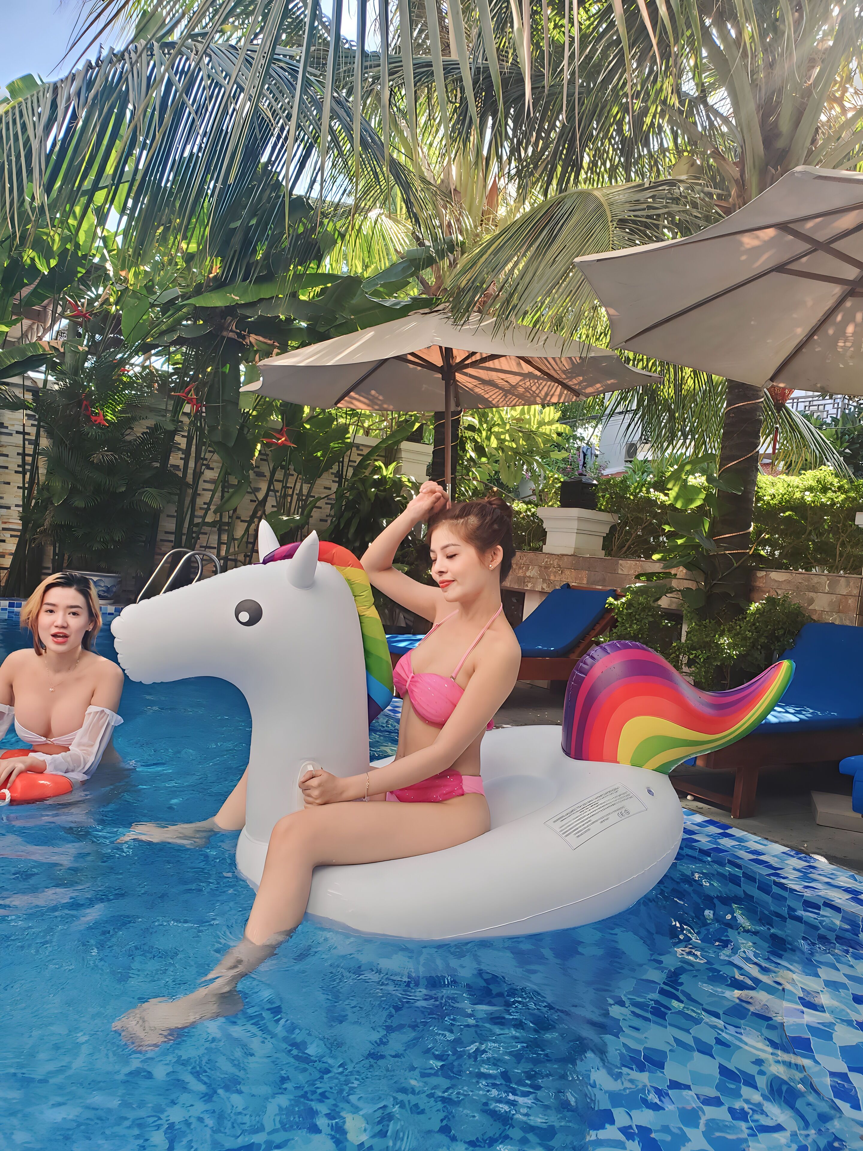 Luxury Suite, 1 Bedroom, Bathtub, Pool View | Lake view