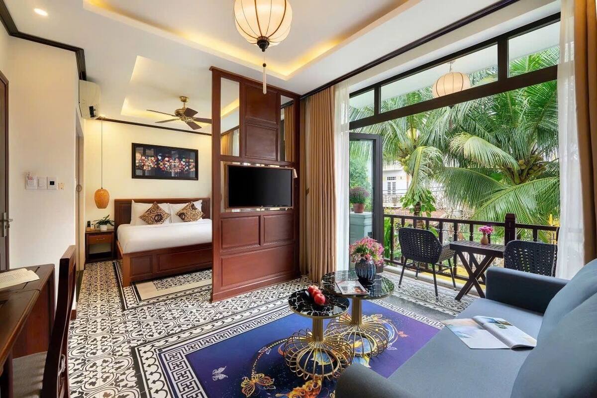 Luxury Suite, 1 Bedroom, Bathtub, Pool View | Minibar, in-room safe, desk, blackout drapes