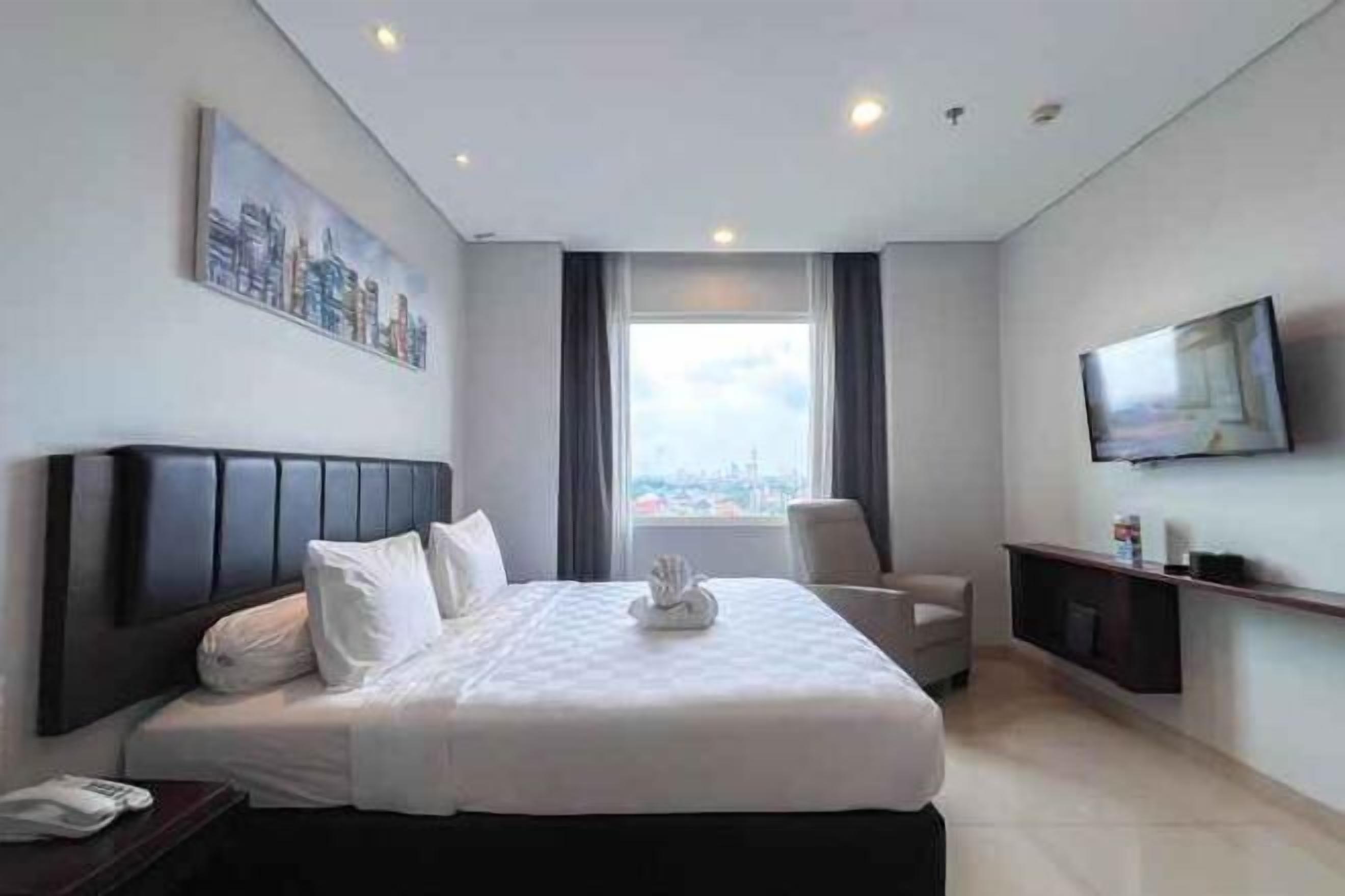 In-room safe, desk, laptop workspace, blackout drapes