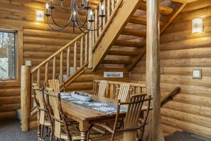 Dining - Cozy Mountain Cabin Retreat with Hot Tub – Just Steps from the Slopes (Boyne Falls)