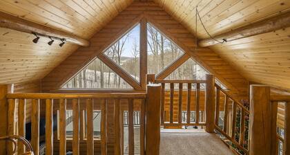 Ruhige Lage im Wald am Boyne Mountain, Pisten auf der anderen Straßenseite!