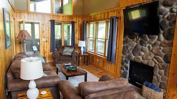 Smart TV, fireplace, DVD player