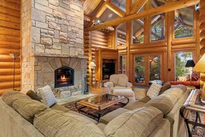 Smart TV, fireplace, DVD player, stereo