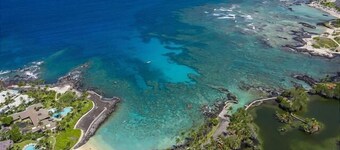 Private luxury home with high ceilings and room for 6