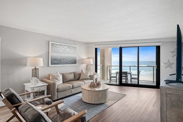 Living area - Beachfront ~ Private Balcony ~ Recent Updates (Miramar Beach)