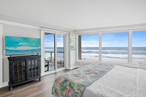 2 bedrooms, iron/ironing board, free WiFi, bed sheets - Beachfront ~ Private Balcony ~ Recent Updates (Miramar Beach)