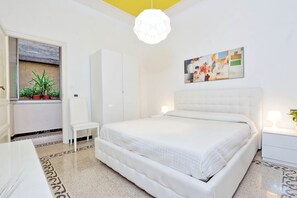 3 bedrooms, iron/ironing board, WiFi, bed sheets - Rome Colosseum Apartment SAT TV/WI-FI Elegant 3BR/2BATHS in the Ancient Rome (Rome)