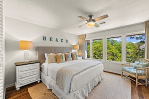 3 bedrooms, iron/ironing board, WiFi (free), bed sheets