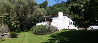 High Cotton, 3 BR, Single Level, Pet Friendly, Fenced Yard,Fantastic View