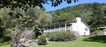 High Cotton, 3 BR, Single Level, Pet Friendly, Fenced Yard,Fantastic View