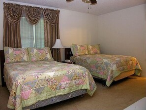 3 عدّة غرف نوم ومكواة/لوح كي وواي فاي مجانًا وملاءات أسرّة