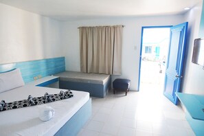 Deluxe-Doppelzimmer | Bügeleisen/Bügelbrett, Zustellbetten, kostenloses WLAN, Bettwäsche