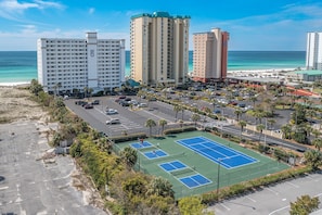 Sports court - Breakers East 1105~ Spacious 2BR/2BA~beach setup- Covered Parking (Destin)