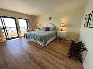 2 bedrooms, desk, iron/ironing board, WiFi - Breakers East 1105~ Spacious 2BR/2BA~beach setup- Covered Parking (Destin)