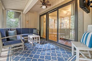 Smart TV, DVD player, printers - Completely Renovated, 5 min walk to beach (Kiawah Island)