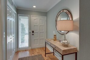 Entrance foyer - 2  BDR Harbour Town Villa on the Calibogue Sound  (Hilton Head Island)