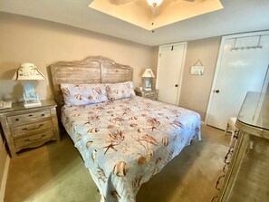 1 slaapkamer, een strijkplank/strijkijzer, internet, beddengoed