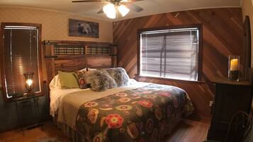 3 slaapkamers, een strijkplank/strijkijzer, gratis wifi, beddengoed