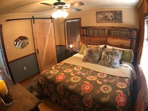 3 bedrooms, iron/ironing board, free WiFi, bed sheets - 4 Bdrm House Wrap Around Deck on Golf Course Short Walk To Beach (Tahoe Vista)