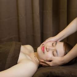 Sauna, hot tub, steam room, body treatments, body scrubs, facials