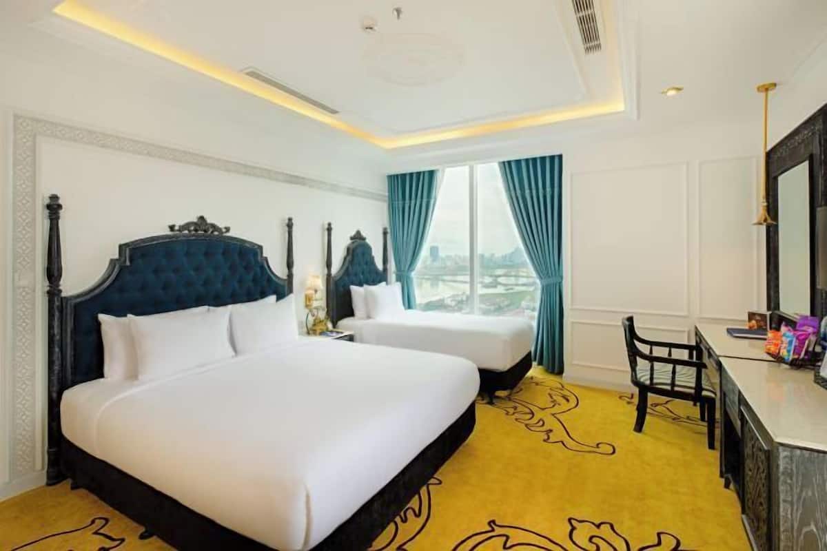 1 bedroom, premium bedding, minibar, in-room safe
