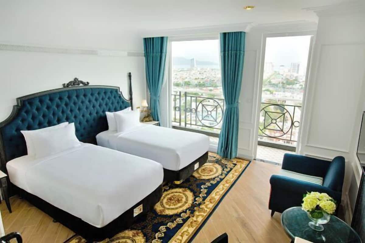 1 bedroom, premium bedding, minibar, in-room safe