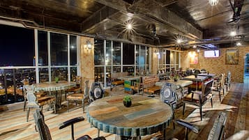 Bar junto a la alberca