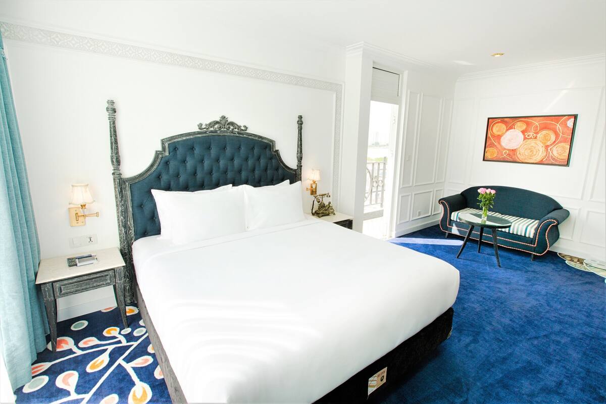 Fivitel Suite, River View | Premium bedding, minibar, in-room safe, desk