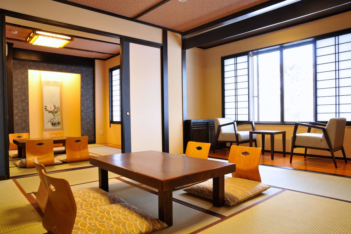 In-room safe, desk, free WiFi
