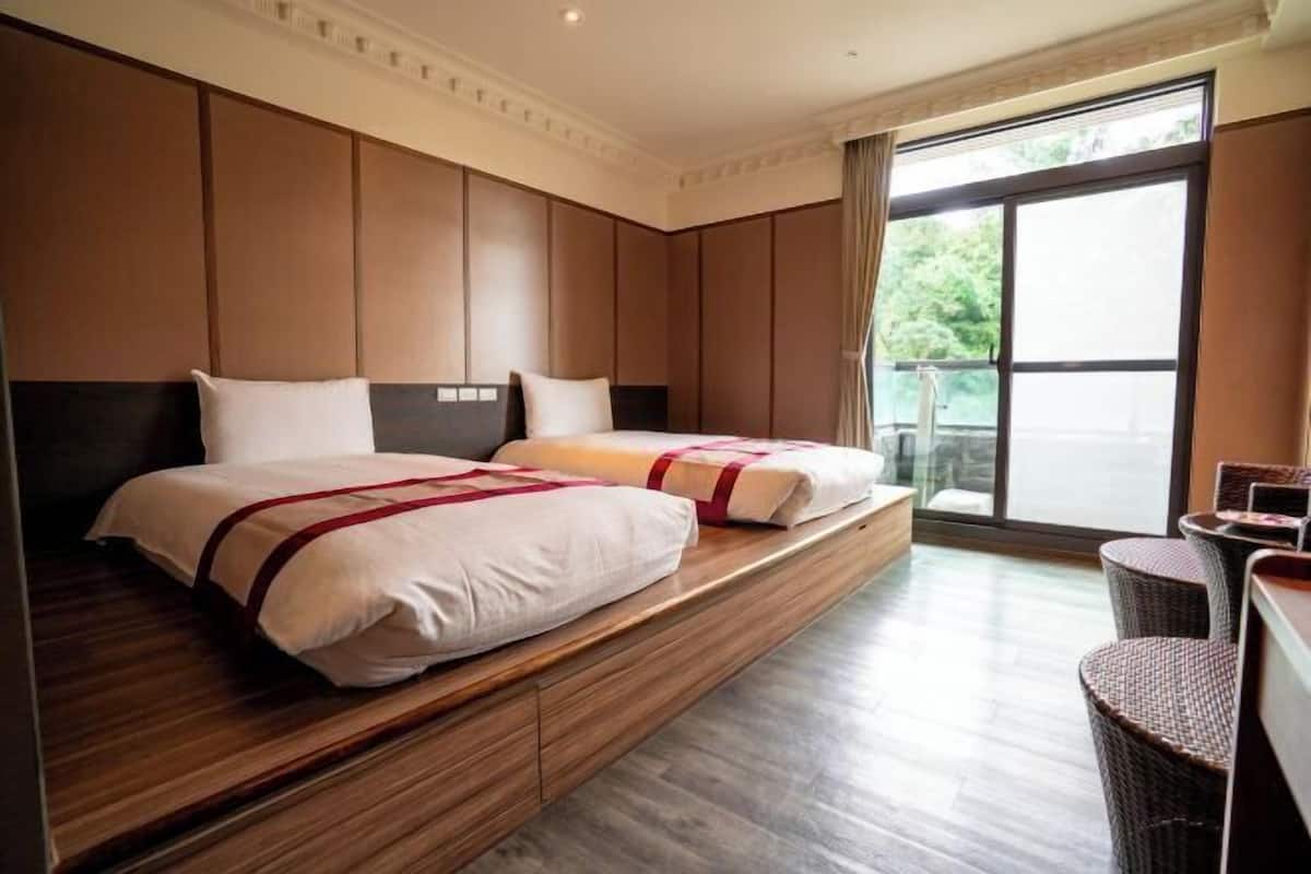 1 bedroom, premium bedding, down comforters, in-room safe