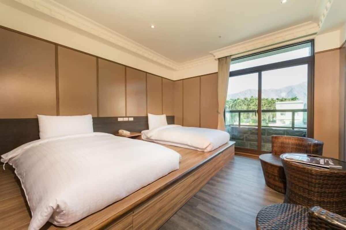 1 sovrum, sängtillbehör av högsta kvalitet och duntäcken