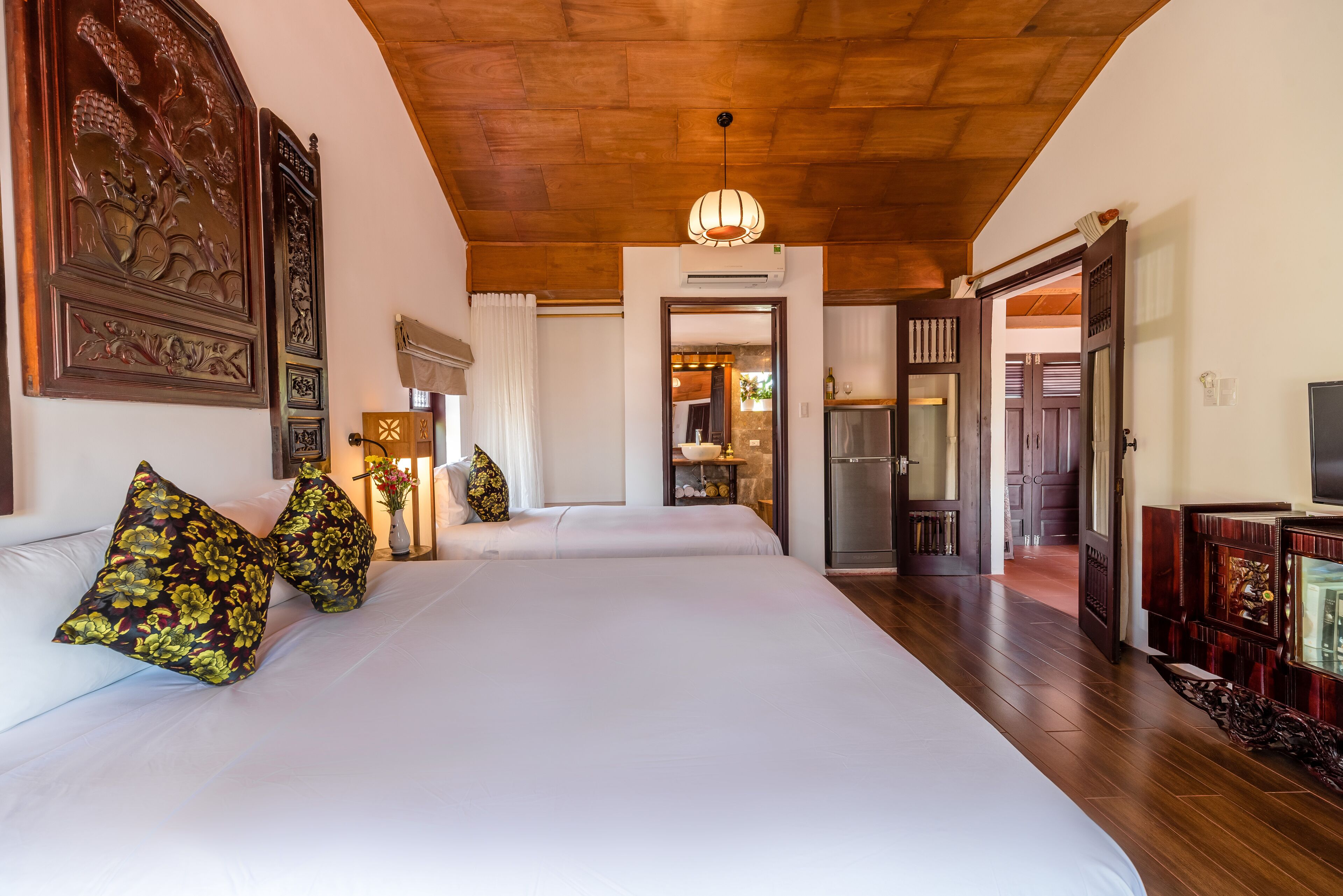 Habitación doble estándar | Edredón, camas con efecto memoria, minibar y decoración personalizada 