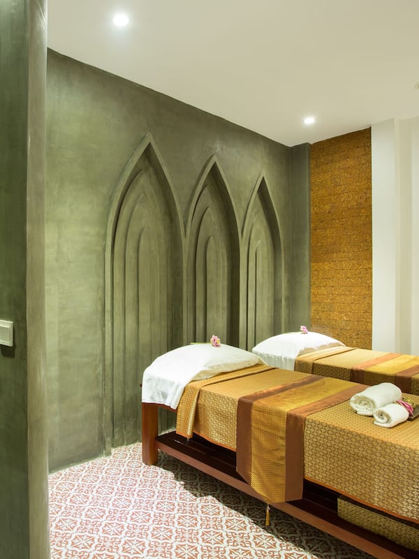 Couples treatment room(s), body treatments, aromatherapy