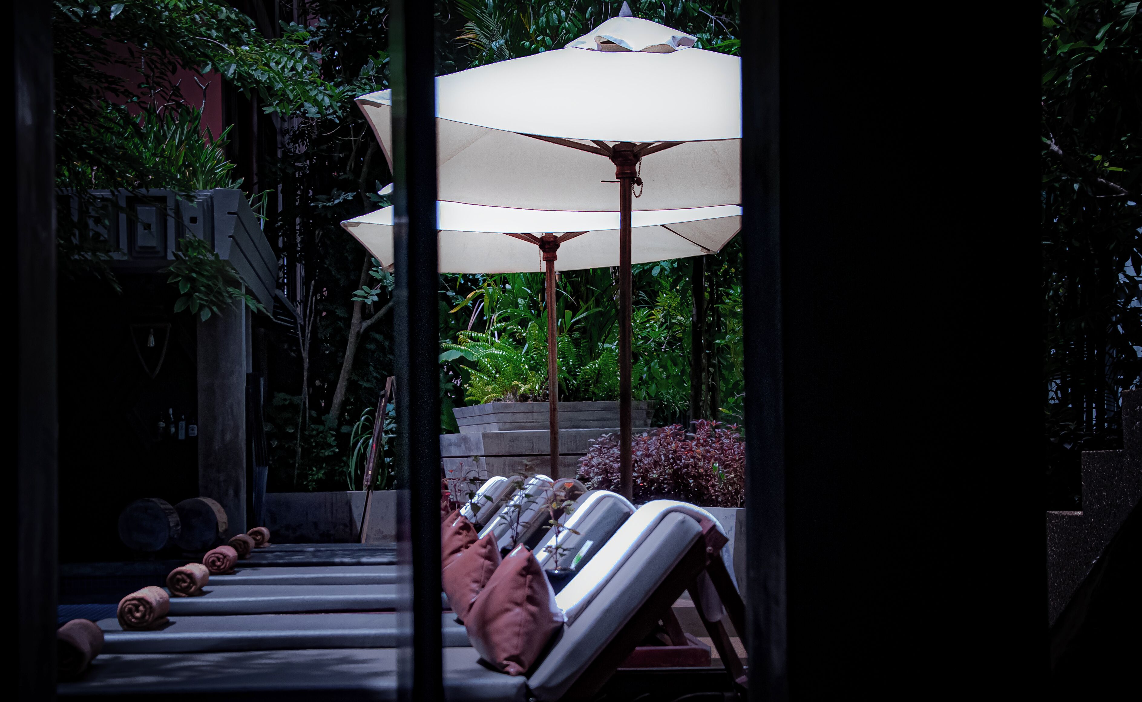 Una piscina al aire libre (de 06:00 a 19:00), sombrillas, tumbonas