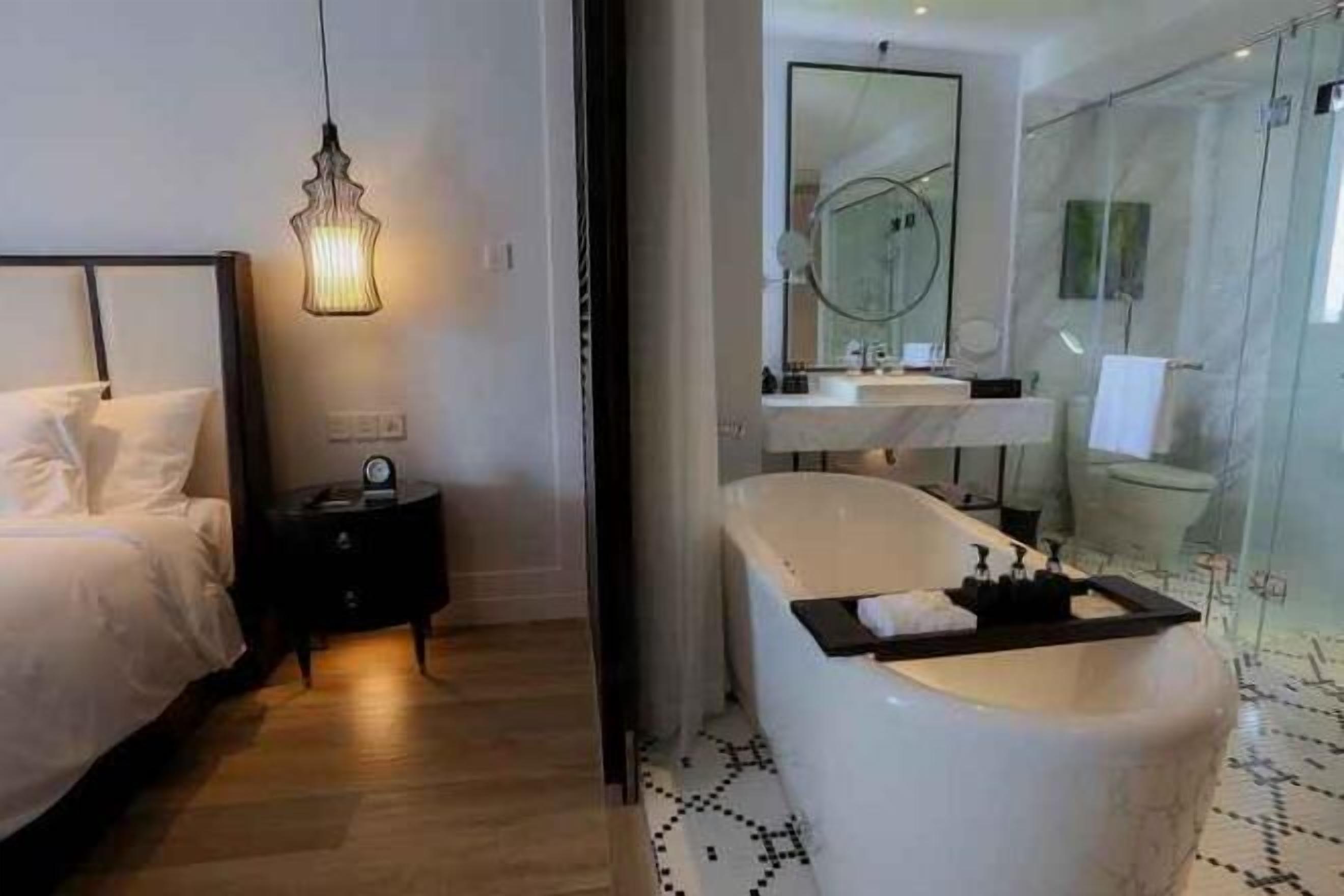 Free toiletries, hair dryer, bathrobes, slippers