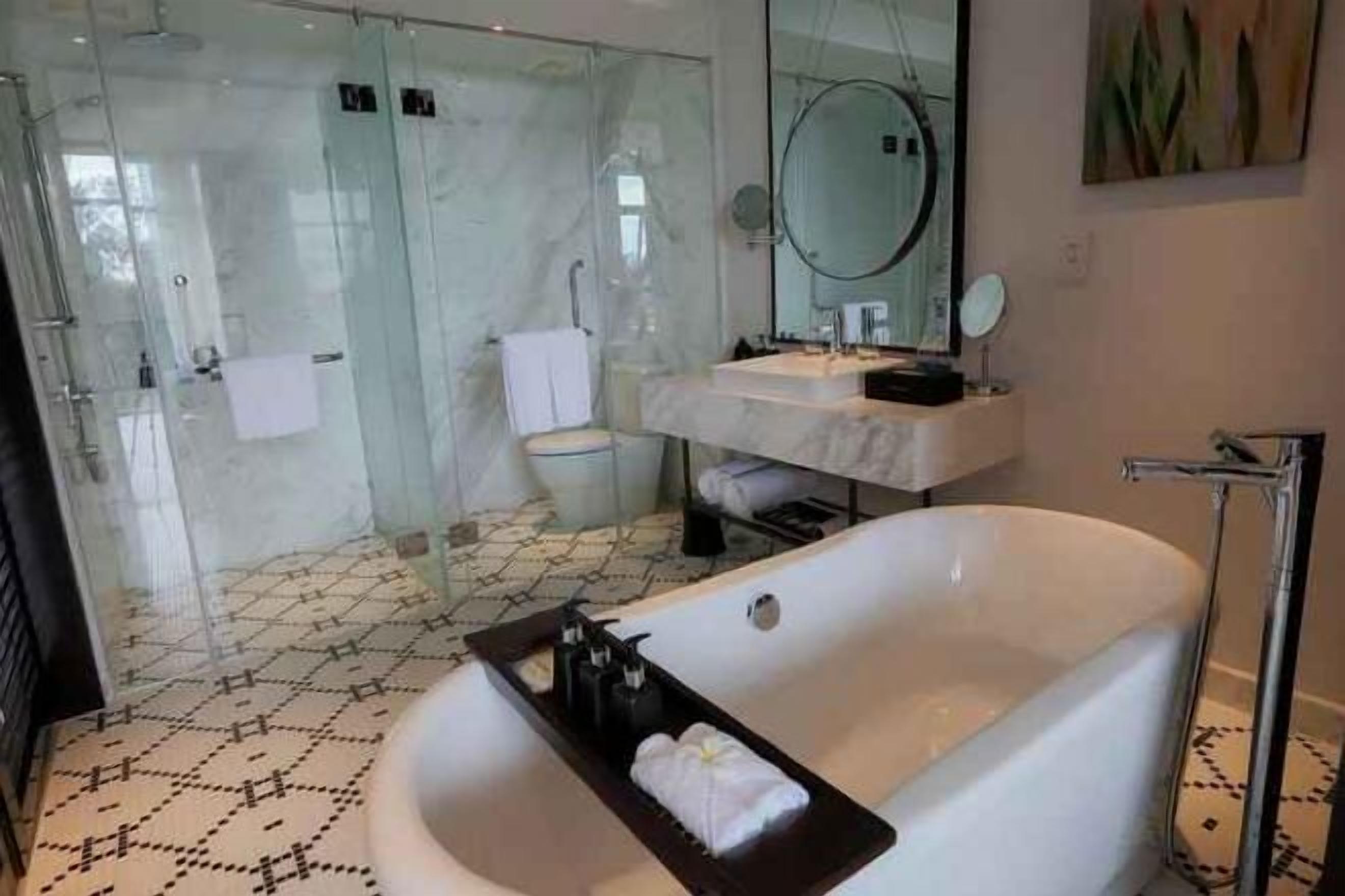 Free toiletries, hair dryer, bathrobes, slippers