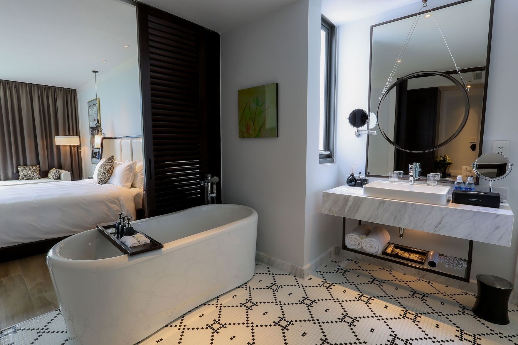 Minibar, két bảo mật tại phòng, bàn, màn/rèm cản sáng 