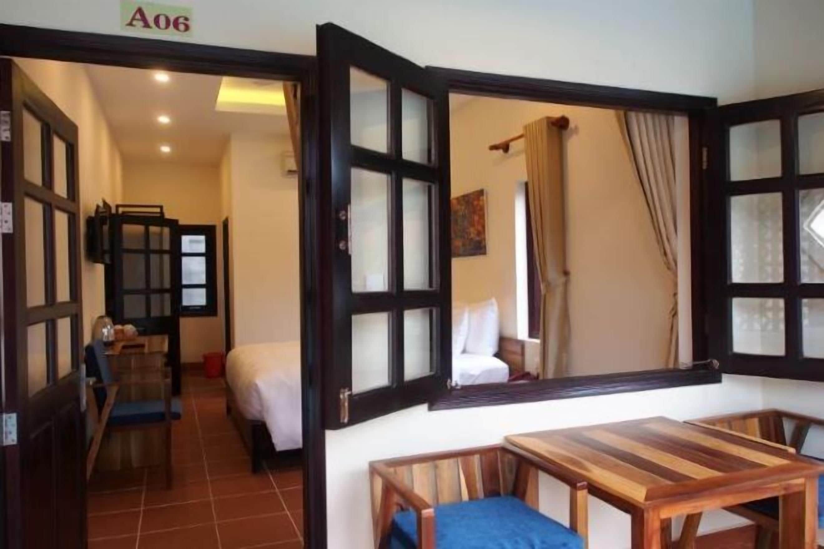 迷你吧、客房內保險箱、書桌、隔音