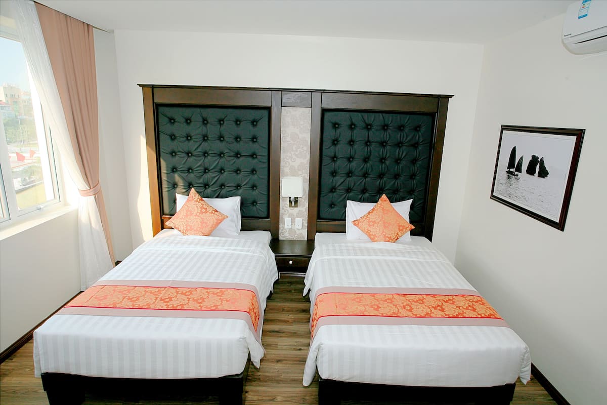 Minibar, desk, free WiFi, bed sheets