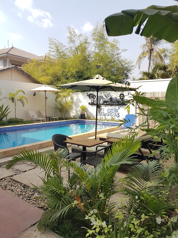 Outdoor pool - Nika's House (Siem Reap)